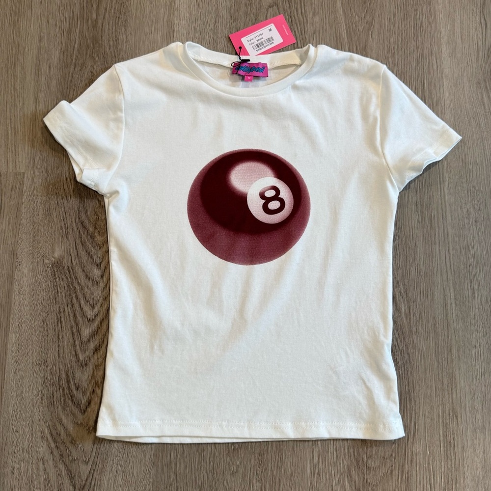 NWT Edikted Cropped Fitted White Tee – Maroon 8 Ball Design, Size Medium